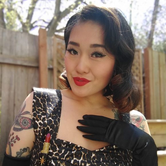 Meet your Posher, Caro - Picture 1 of 1